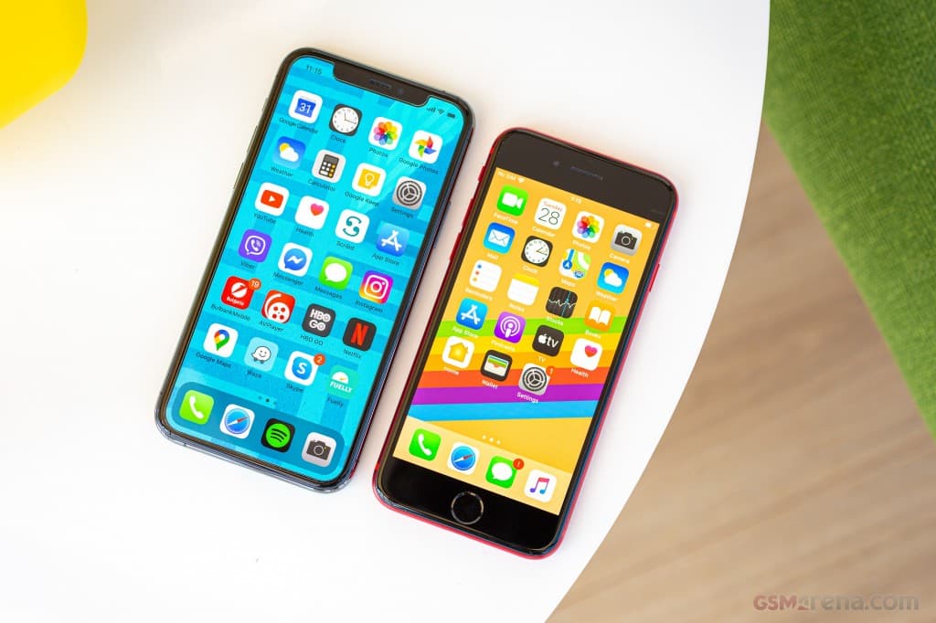 Apple iPhone SE (2020) gallery image 3