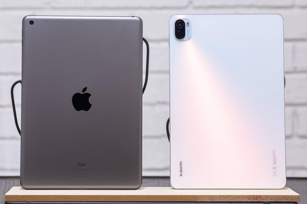 Apple iPad 10.2 (2021) gallery image 1
