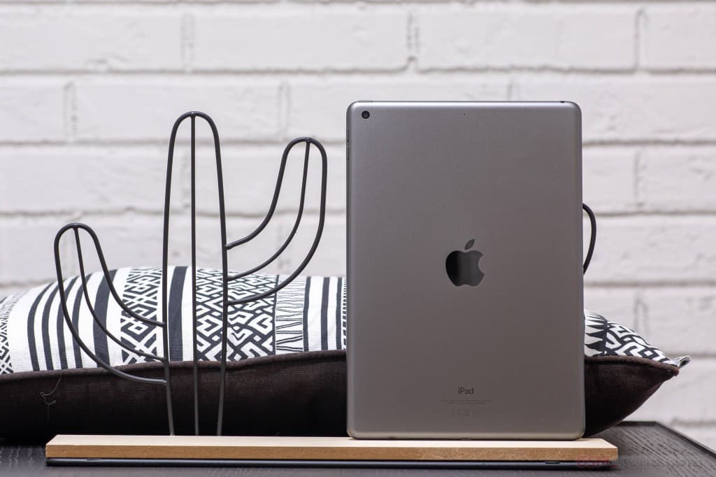 Apple iPad 10.2 (2021) gallery image 3