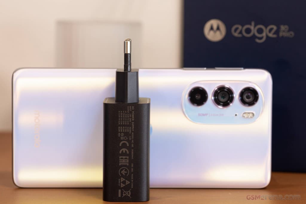 Motorola Edge 30 Pro gallery image 3