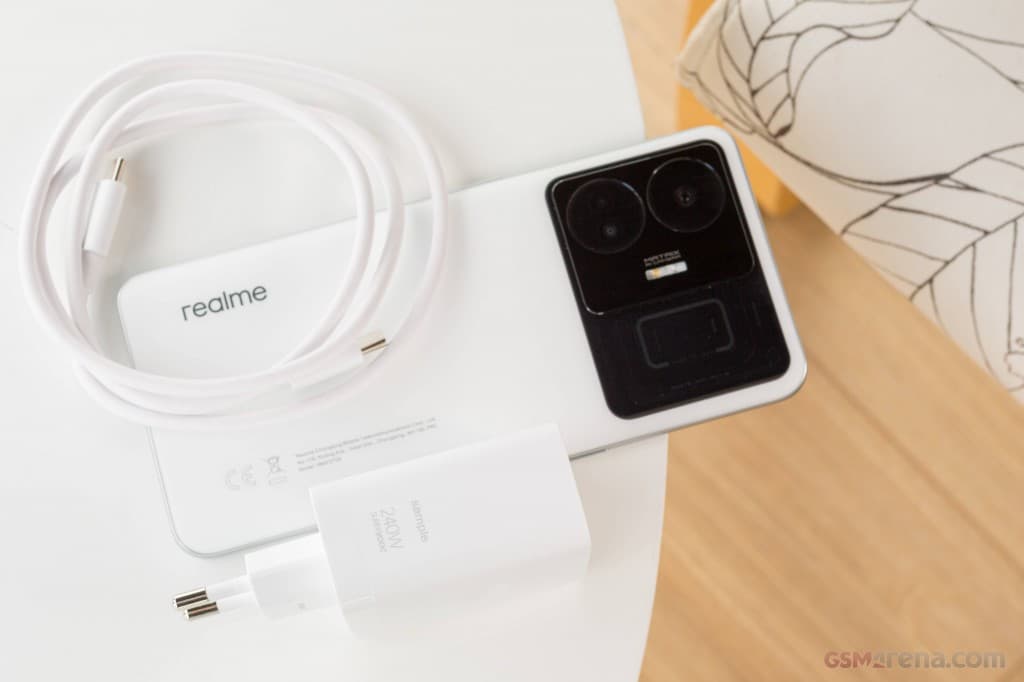 Realme GT3 image 2