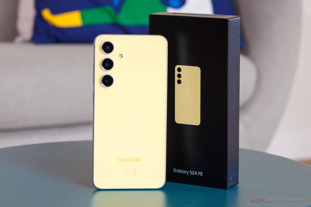 Samsung Galaxy S24 FE gallery image 3