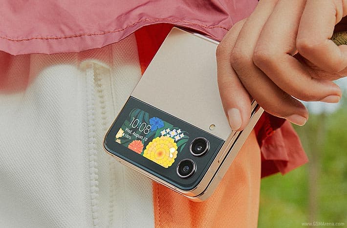 Samsung Galaxy Z Flip4 gallery image 4
