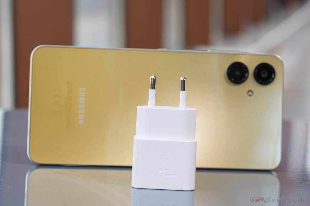 Samsung Galaxy A06 gallery image 3