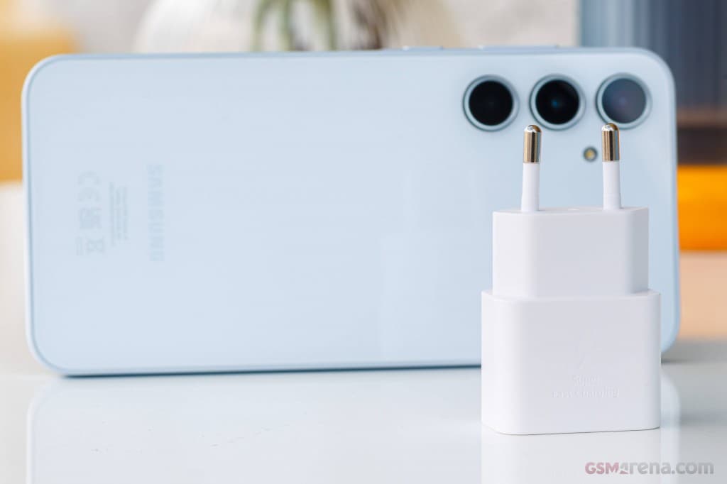 Samsung Galaxy A35 gallery image 3