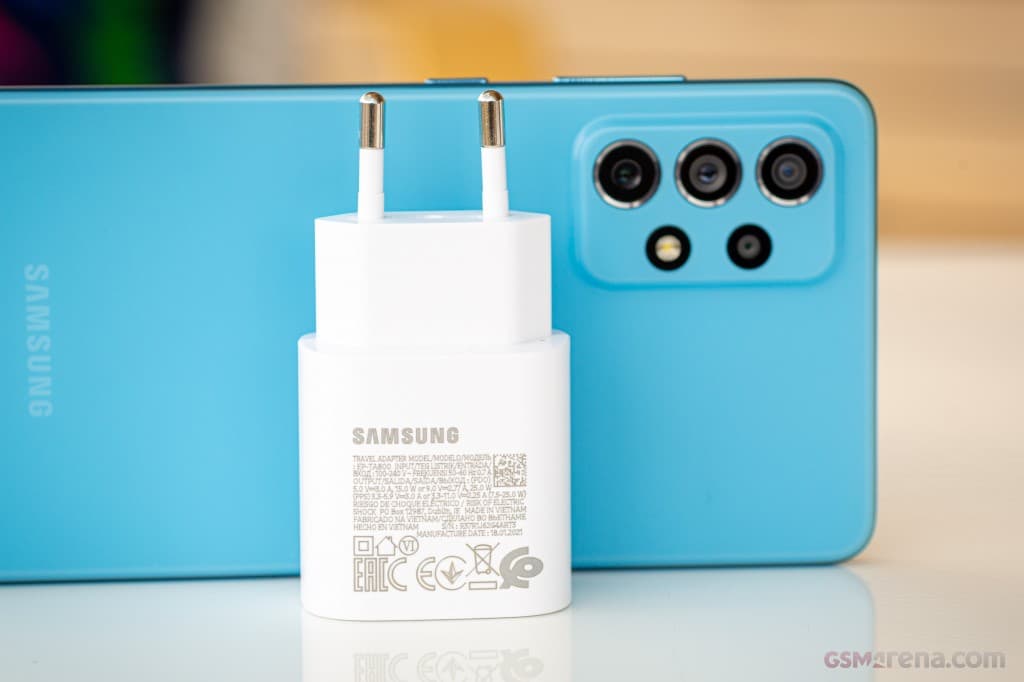 Samsung Galaxy A72 gallery image 3