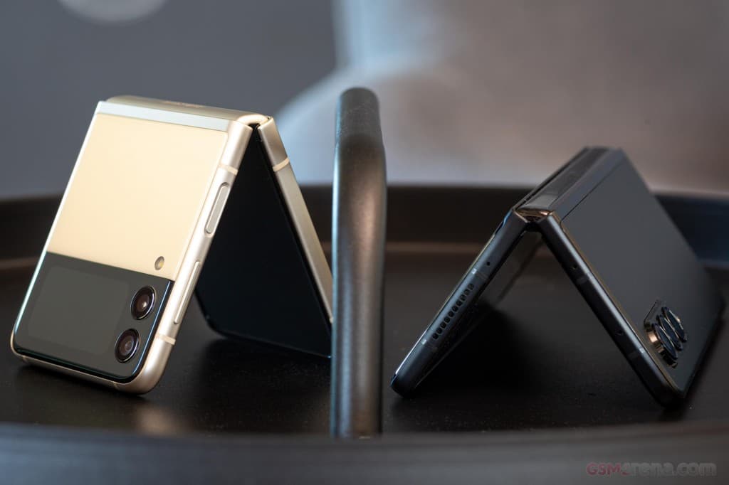 Samsung Galaxy Z Fold3 5G gallery image 3