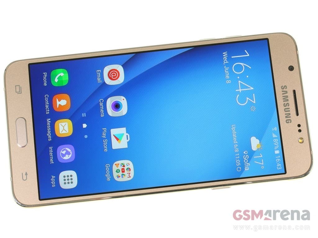 Samsung Galaxy J7 (2016) gallery image 3