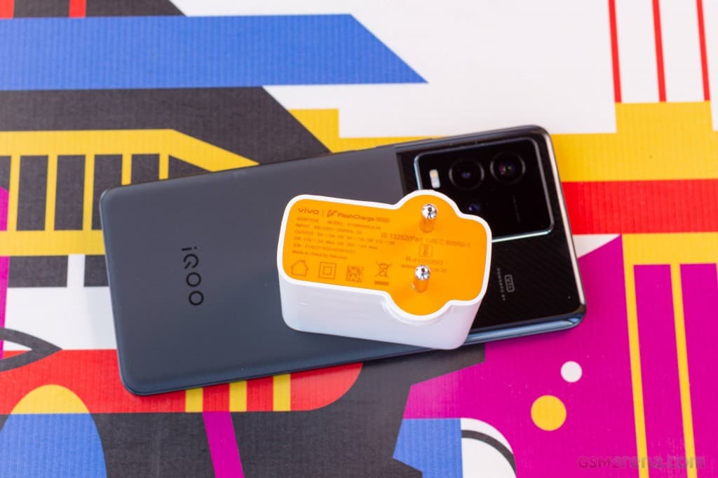 vivo iQOO 9T gallery image 3