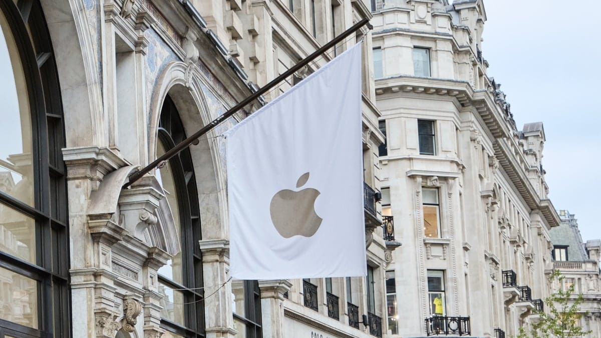 A new analysis examines whether Apple's recent decisions are dividing its user community.