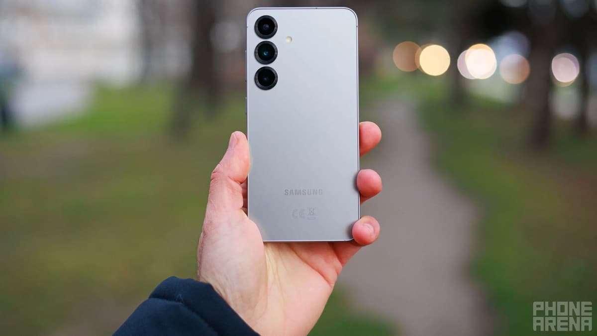 Samsung plans to bring its AI photo editing features from the Galaxy S24 to older phone models.