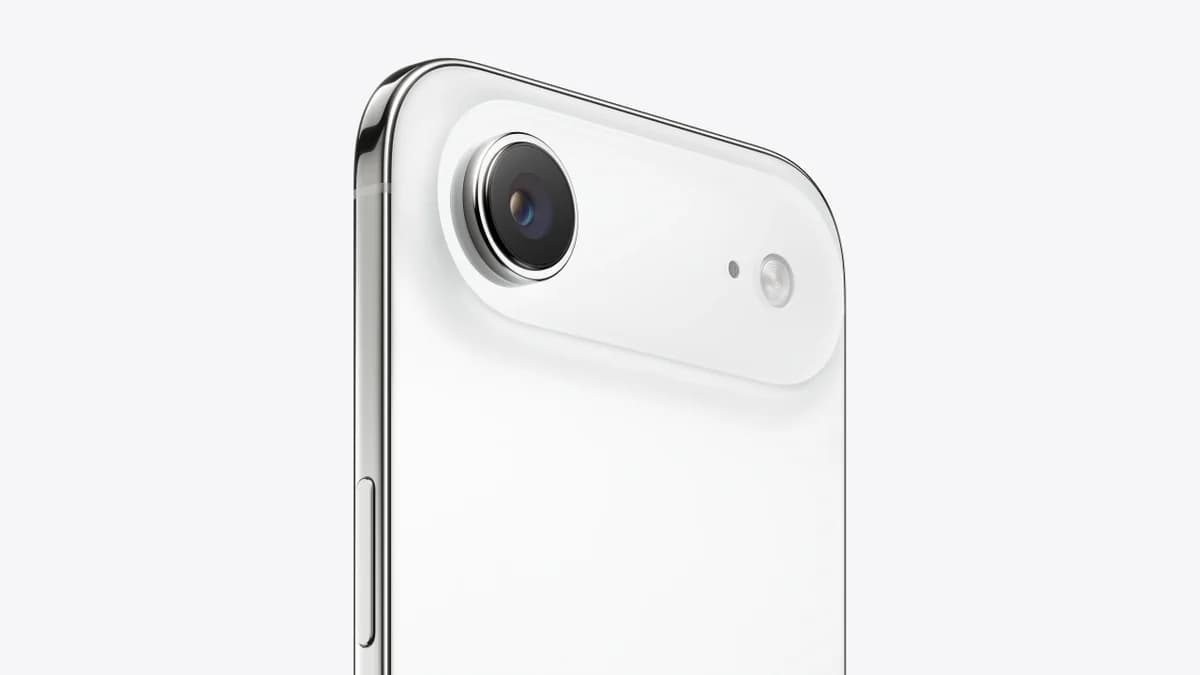 A camera glitch on the iPhone 17 Pro Max and a new iPhone Air is causing black boxes to appear in photos.