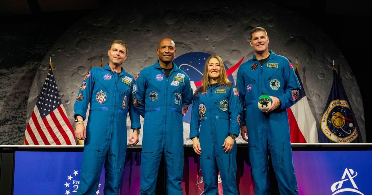 Trump to honor Artemis II crew with nation's top space medal - CBS News