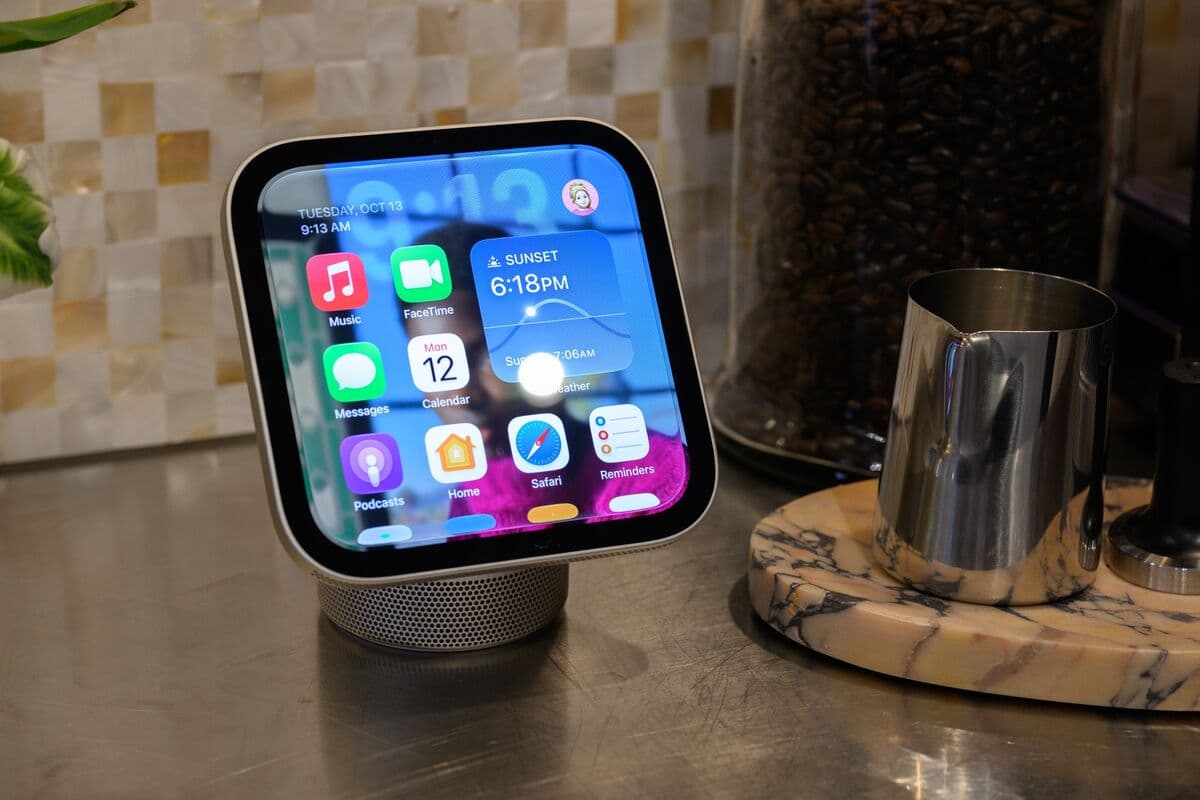 Apple’s HomeView Offers Tantalizing Preview of a Future Robotic Version - Bloomberg