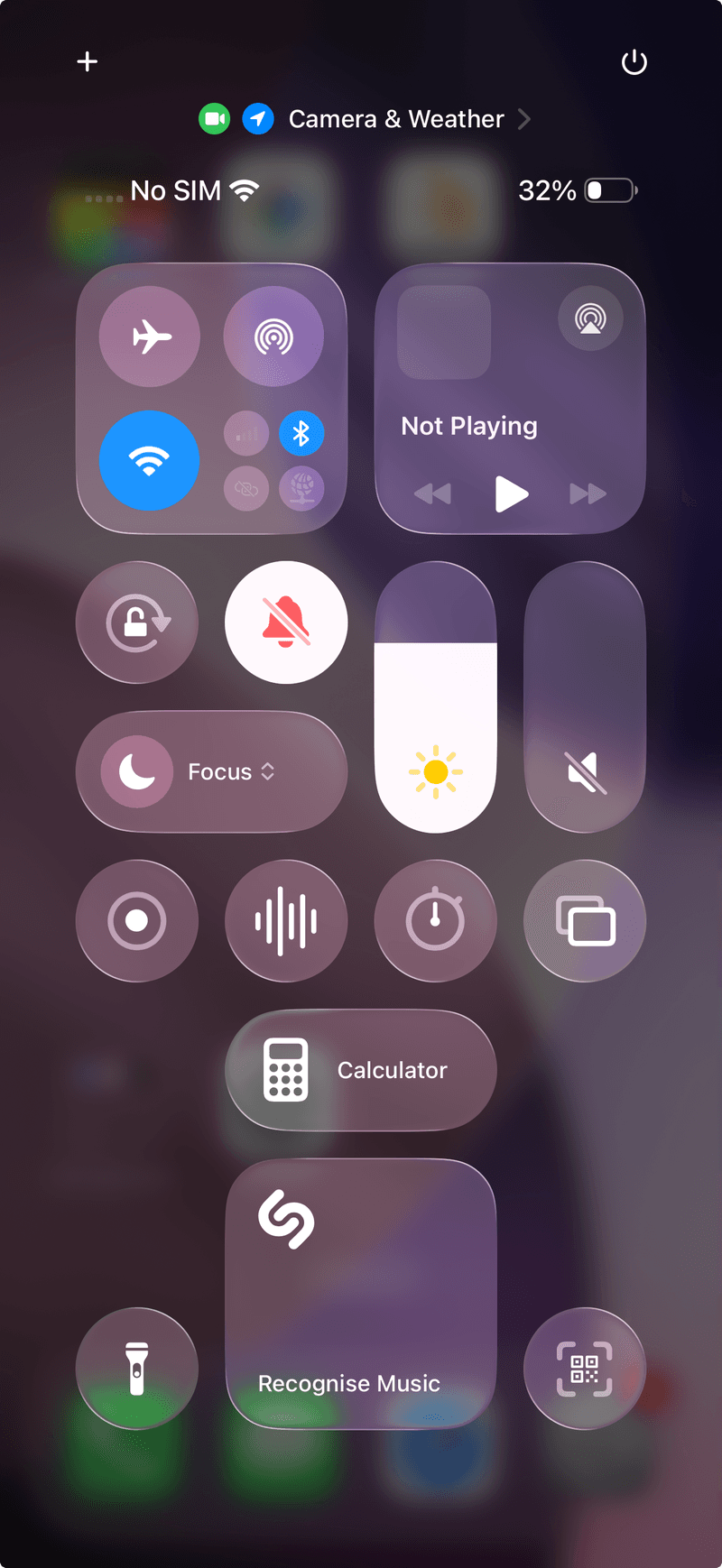 An Android phone user reports that their phone unexpectedly switched to a "Liquid Glass" interface. image 2