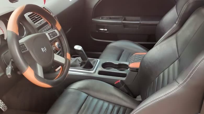 At $25,000, Is This Custom 2010 Dodge Challenger R/T A Burnin'-Hot Bargain? - Jalopnik image 5