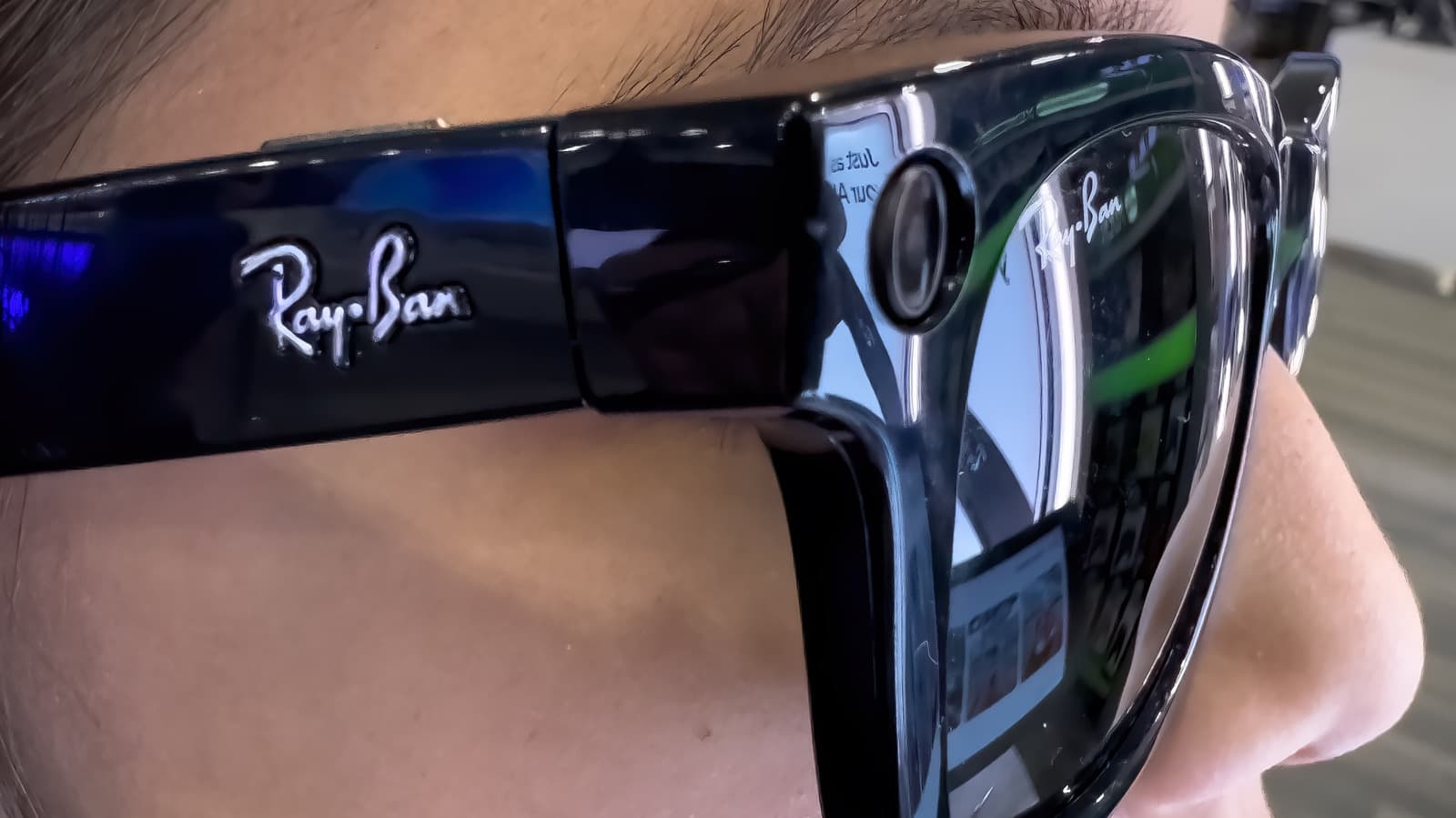 5 Ways To Tell If Someone's Recording You With Smart Glasses