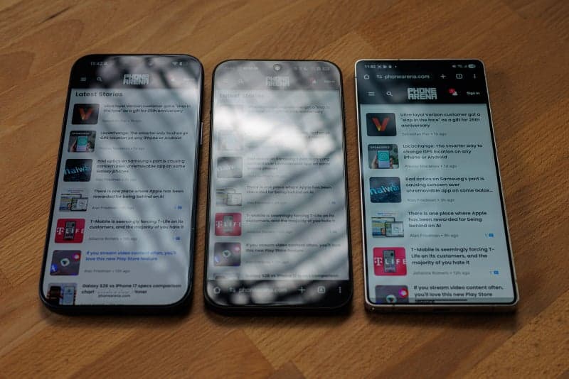 A test reveals that both brightness and anti-reflection are key to a phone screen's visibility. image 12