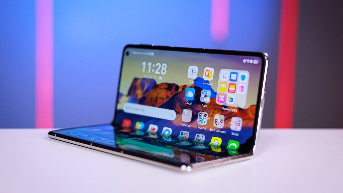 Samsung still trails Huawei in foldable phone sales, even considering future Galaxy Z Fold models.