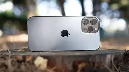A rumor suggests Apple is buying back old iPhone 13 Pro Max phones for $1,000 each to boost iPhone 17 sales.
