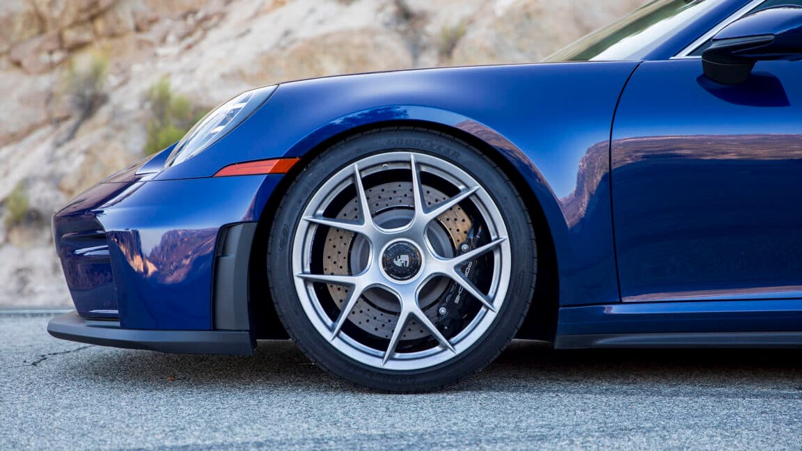 The Porsche 911 GT3 Touring punches above its weight class - Ars Technica
