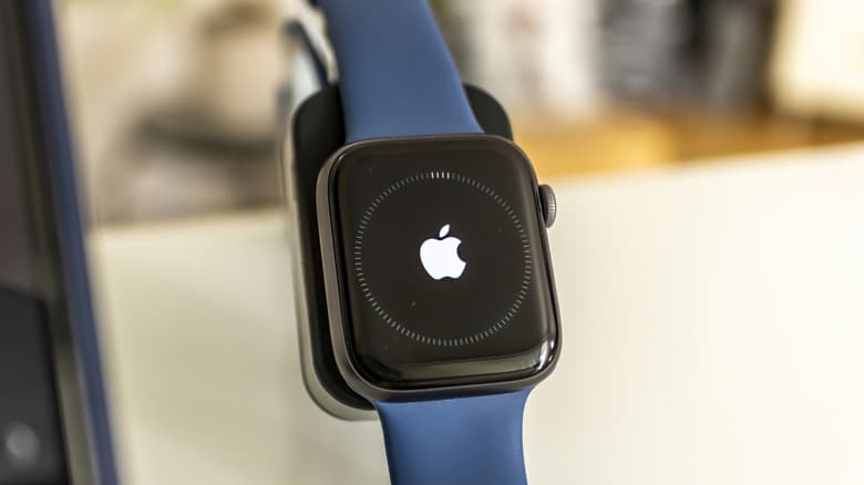How To Restart Your Apple Watch When It's Frozen image 2
