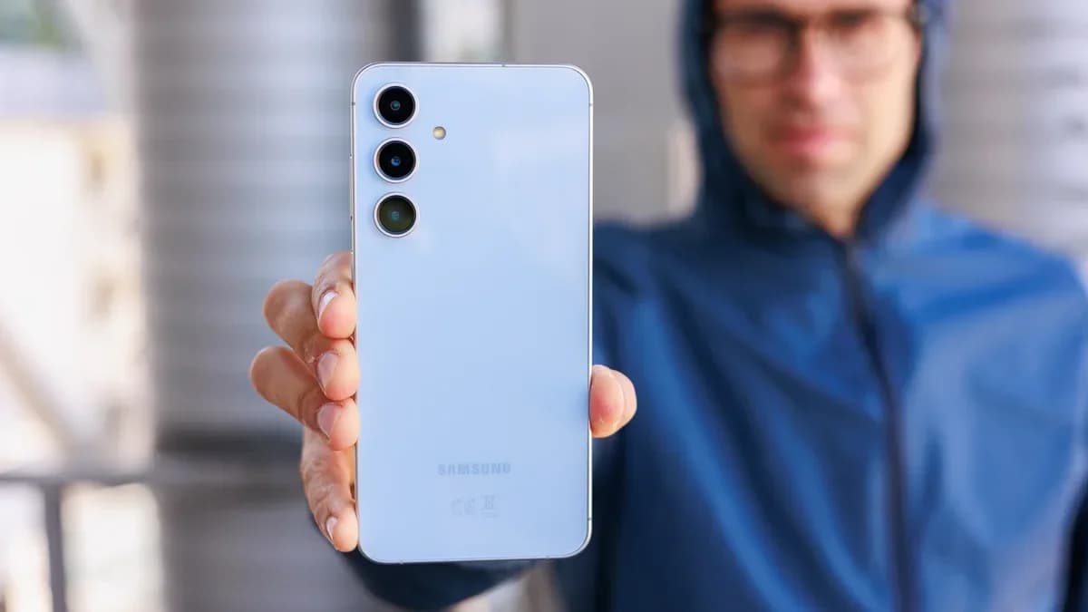 Samsung may release a Galaxy S25 FE model after all.