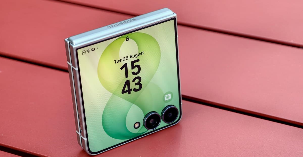 The Galaxy Z Flip 8 is at its best when there’s friction - The Verge