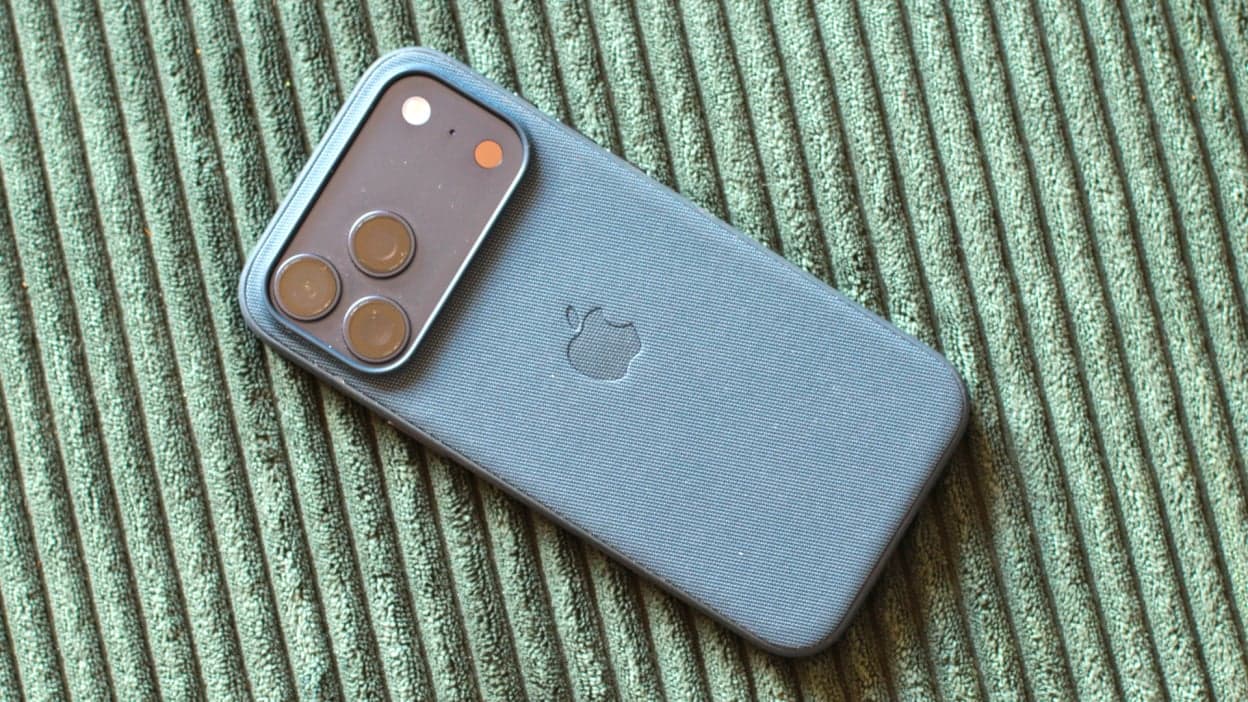T-Mobile is giving away the Apple iPhone 17 for free this weekend — how to qualify - Mashable image 3