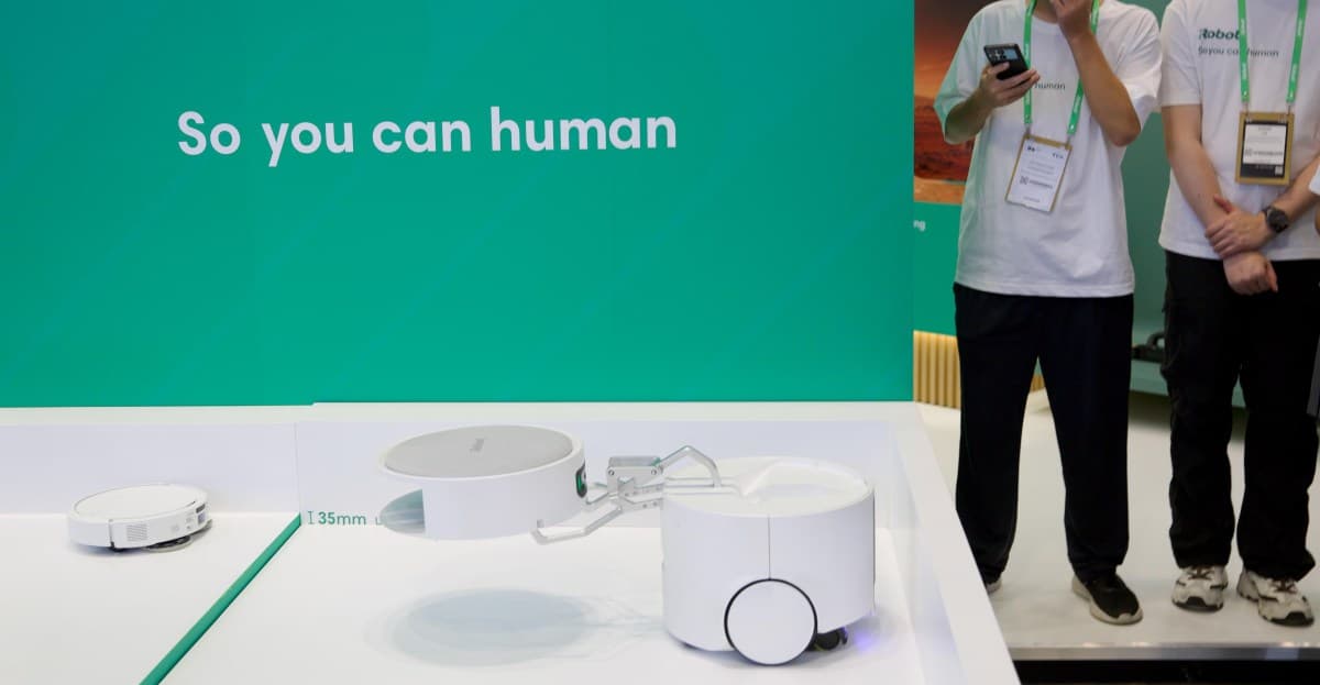 iRobot unveils the Roomba Duo - The Verge