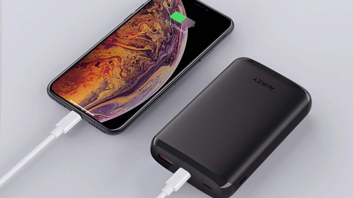 Be aware of potential warning signs that your power bank might be failing.
