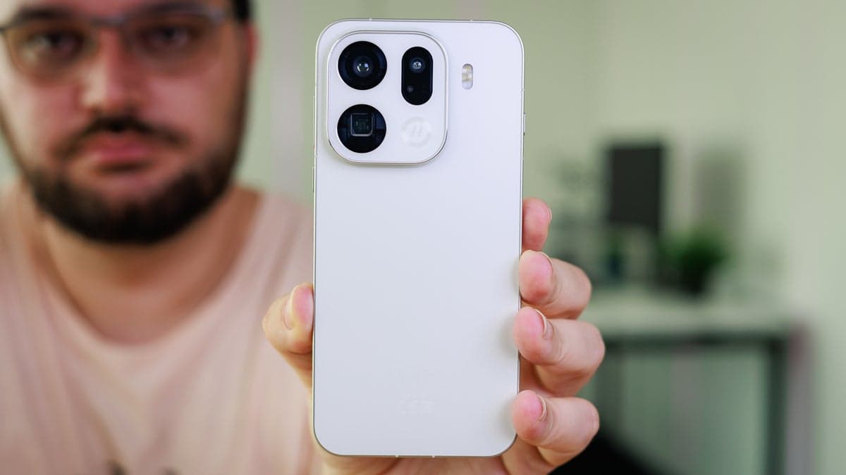 This phone has a unique, currently unmatched capability.
