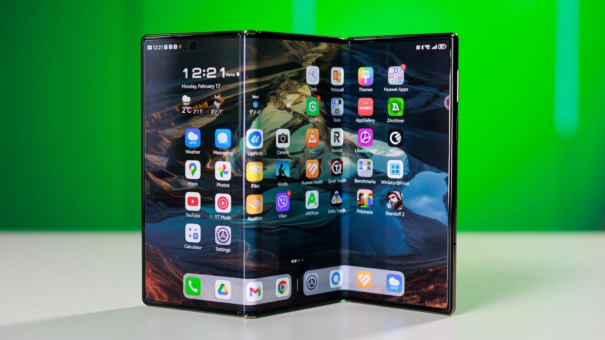 Samsung might release its tri-fold smartphone in the US.