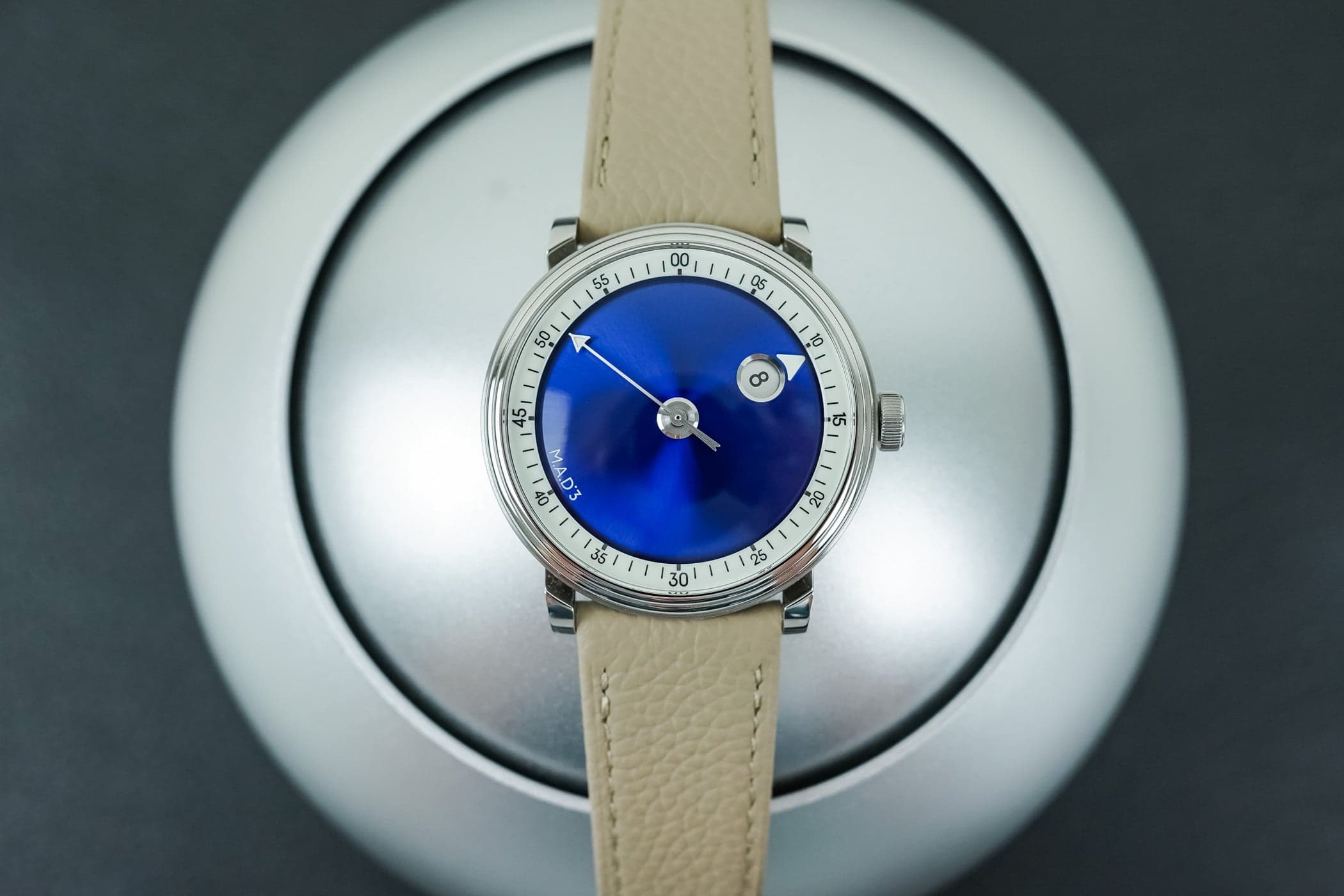 First Look: The new M.A.D.Editions M.A.D.3 Vincent Calabrese Jumping Hour - Monochrome Watches image 2