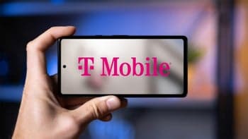 Awards have been given out for the best smartphones of 2025. image 7