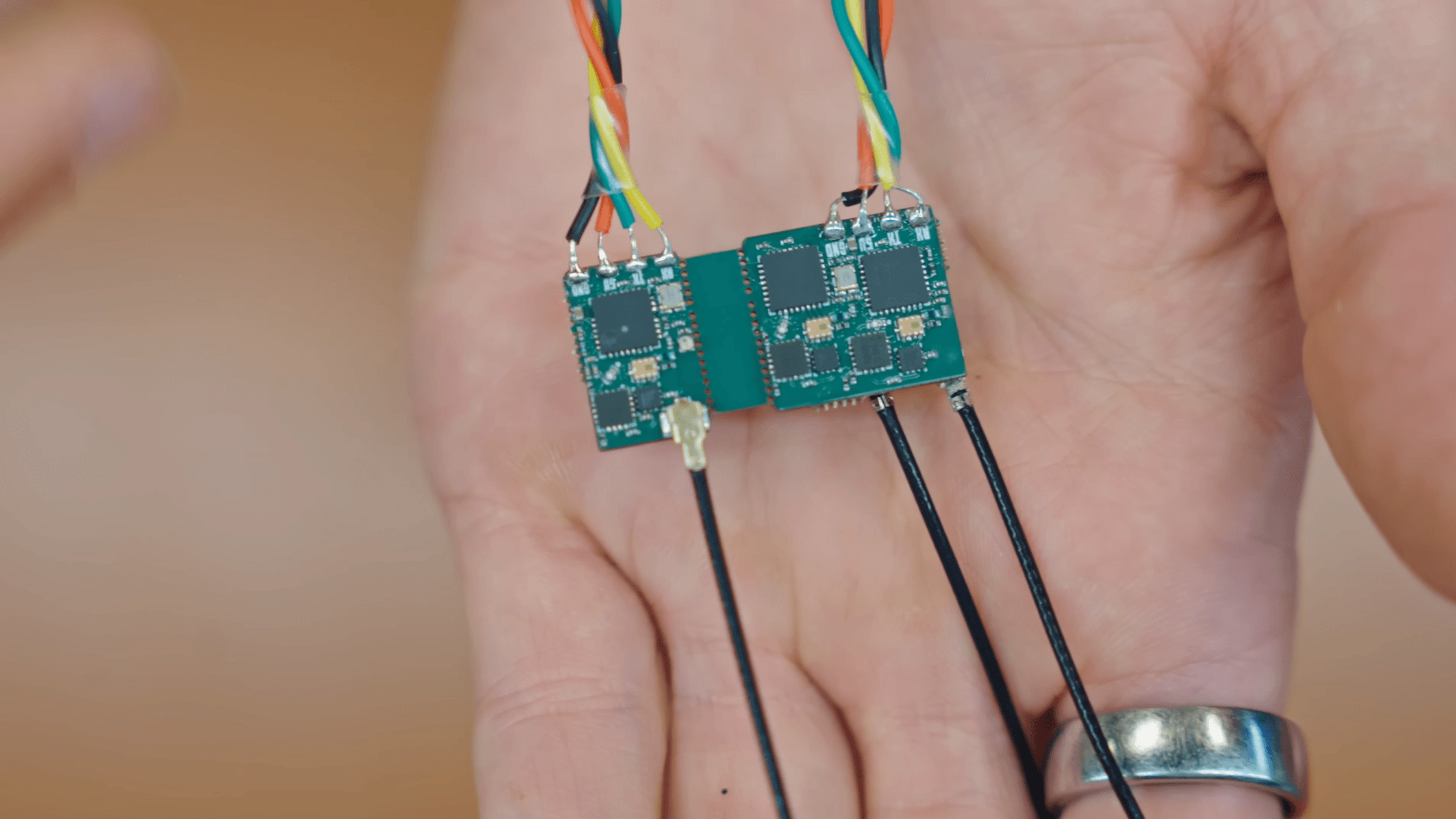 Open-Source ExpressLRS Receiver Reaches For Range - Hackaday