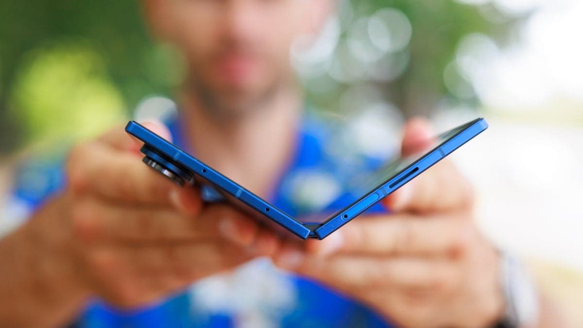 A report suggests the iPhone Fold may be delayed, and Apple might have a different launch plan for the iPhone 18.