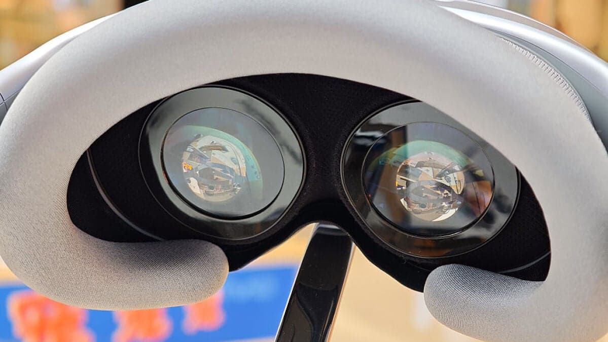 Apple cuts dozens of employees from Vision Pro team, report says - Mashable
