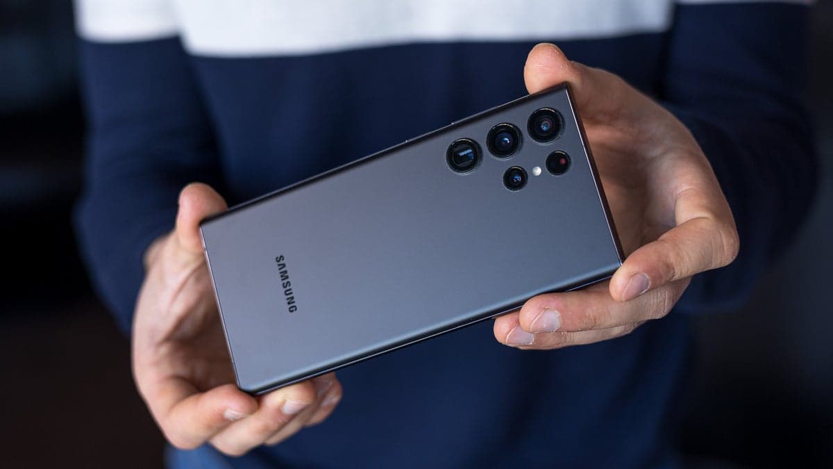 Samsung's One UI 8 update for the Galaxy S22 is now available, but it offers minimal changes.