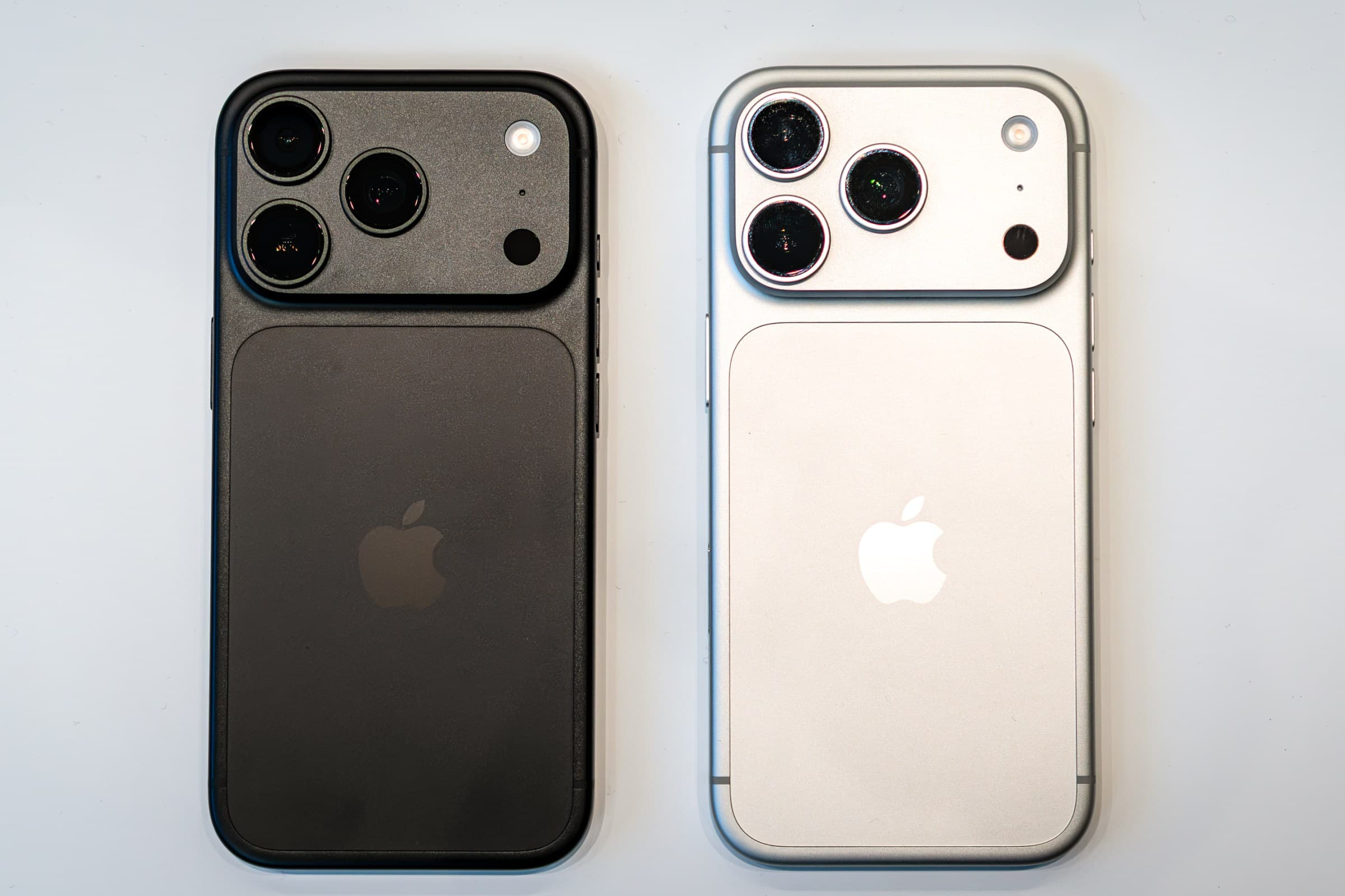 The black iPhone Pro returns - The Verge image 5