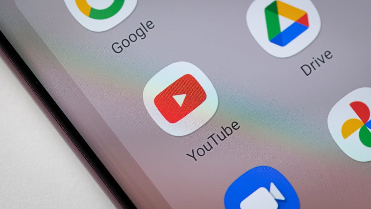 YouTube has introduced a new feature that provides users with relevant information and answers to questions they may have after watching a video.