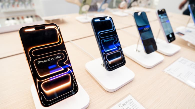 4 Reasons To Skip The iPhone 18 (And Why You Should Upgrade To iPhone 17 Now) - bgr.com image 3