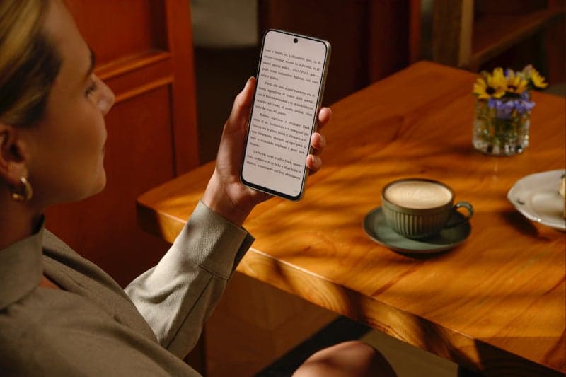 TCL's new Nxtpaper 60 Ultra phone features an eye-friendly display. image 5