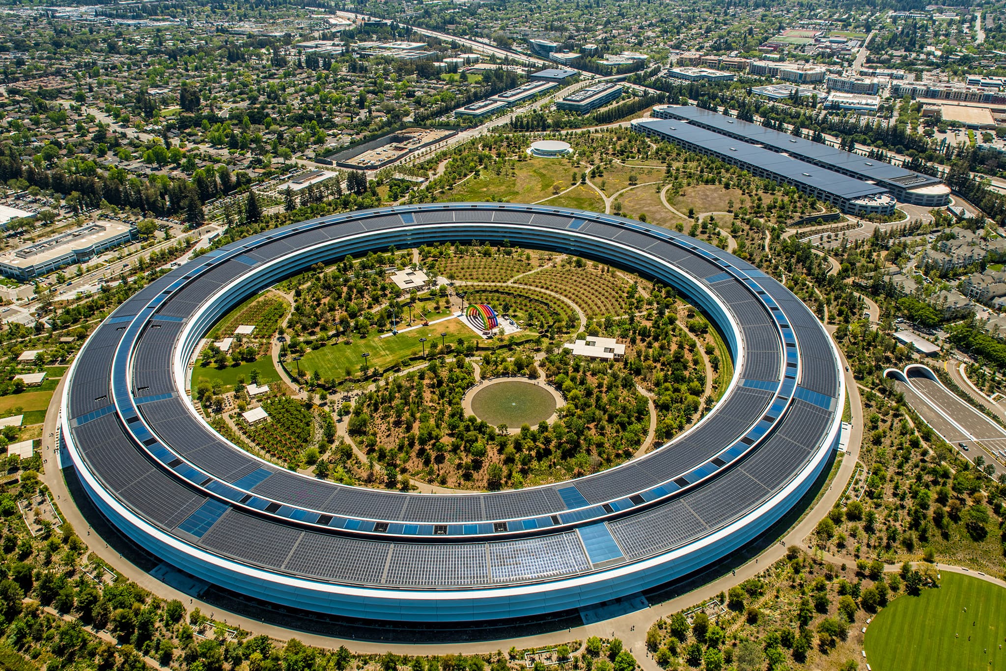 Dozens of engineers laid off at Apple headquarters - SFGATE