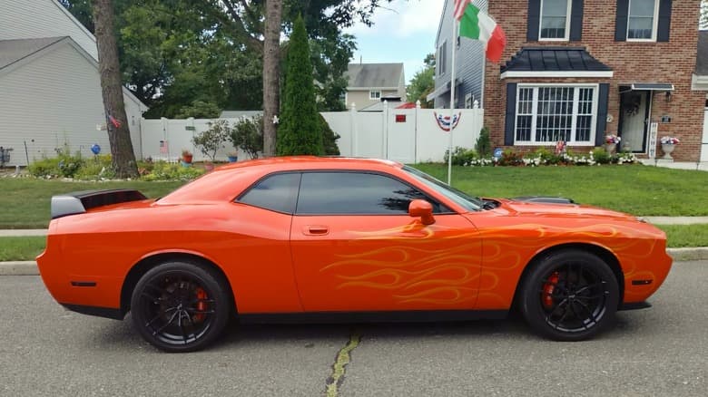 At $25,000, Is This Custom 2010 Dodge Challenger R/T A Burnin'-Hot Bargain? - Jalopnik image 2