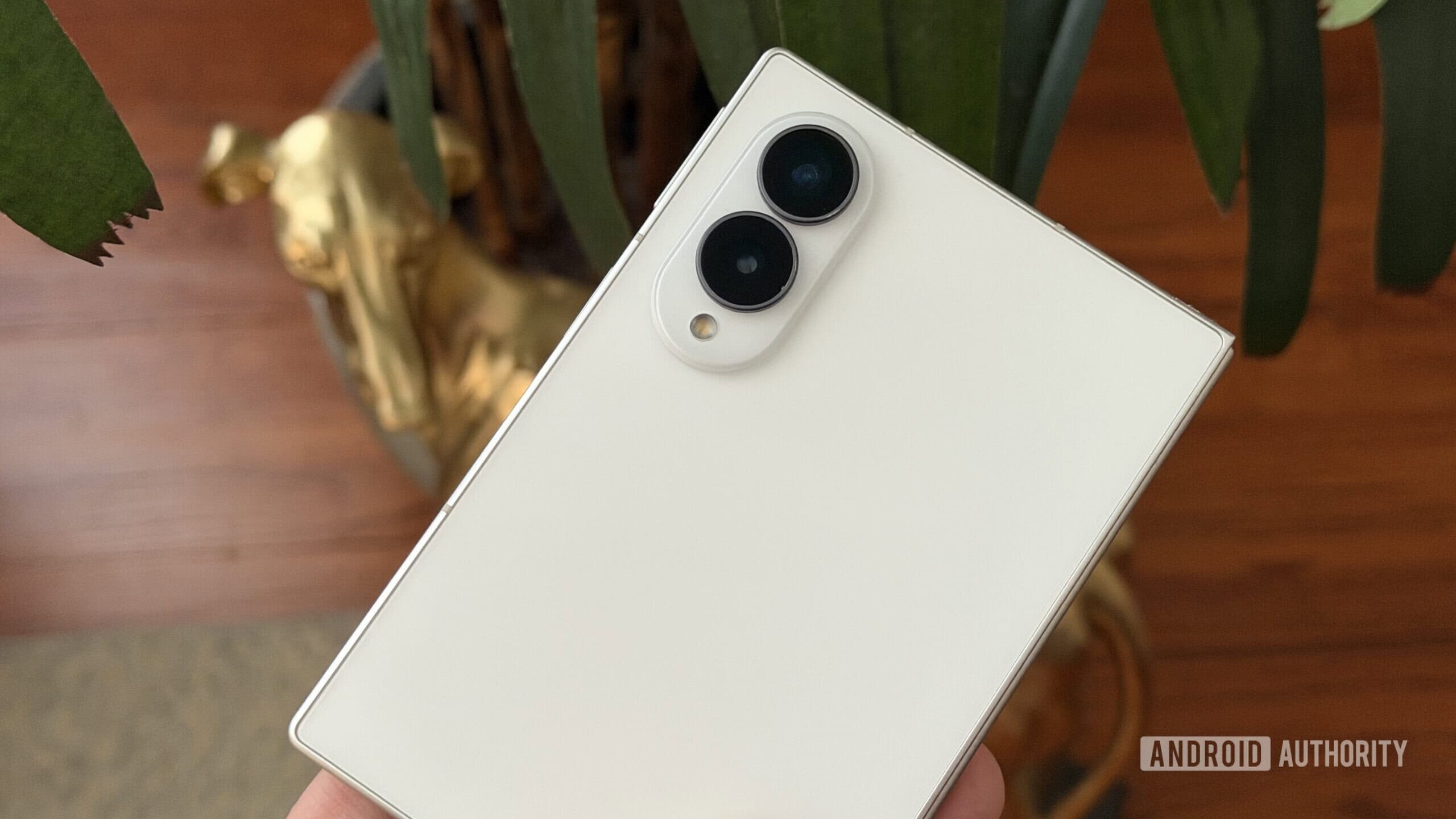 Samsung gets 'Tim Cook' to praise the Galaxy Z Fold 8 - Android Authority