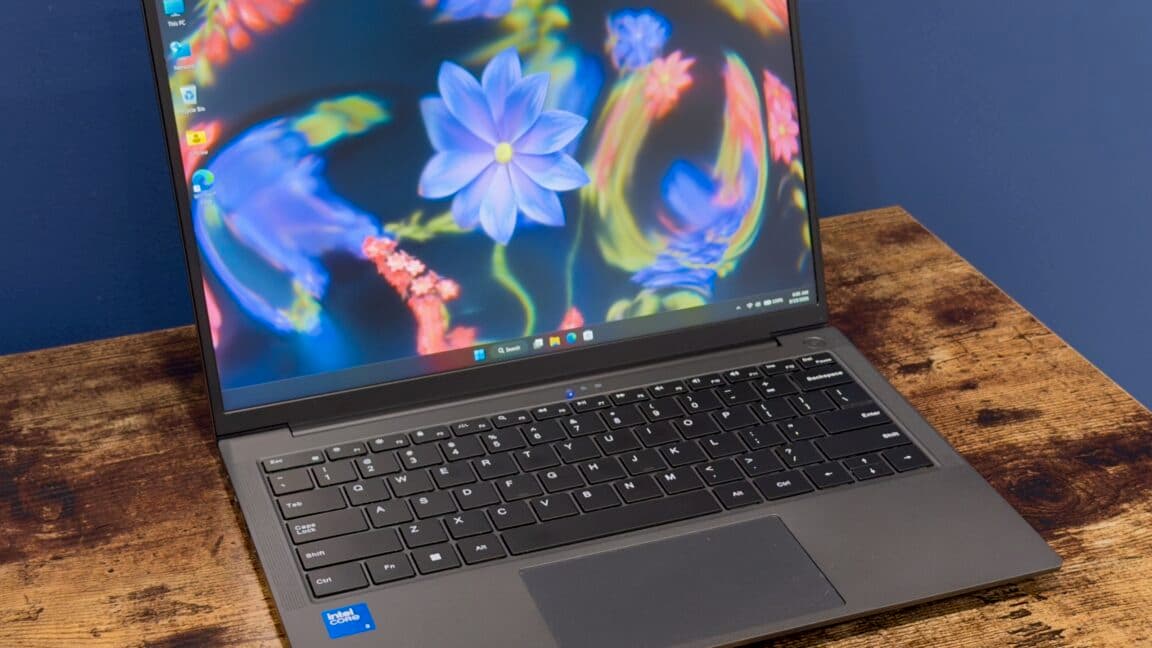 Review: Chuwi’s $449 Unibook laptop is a funhouse-mirror MacBook Neo - Ars Technica