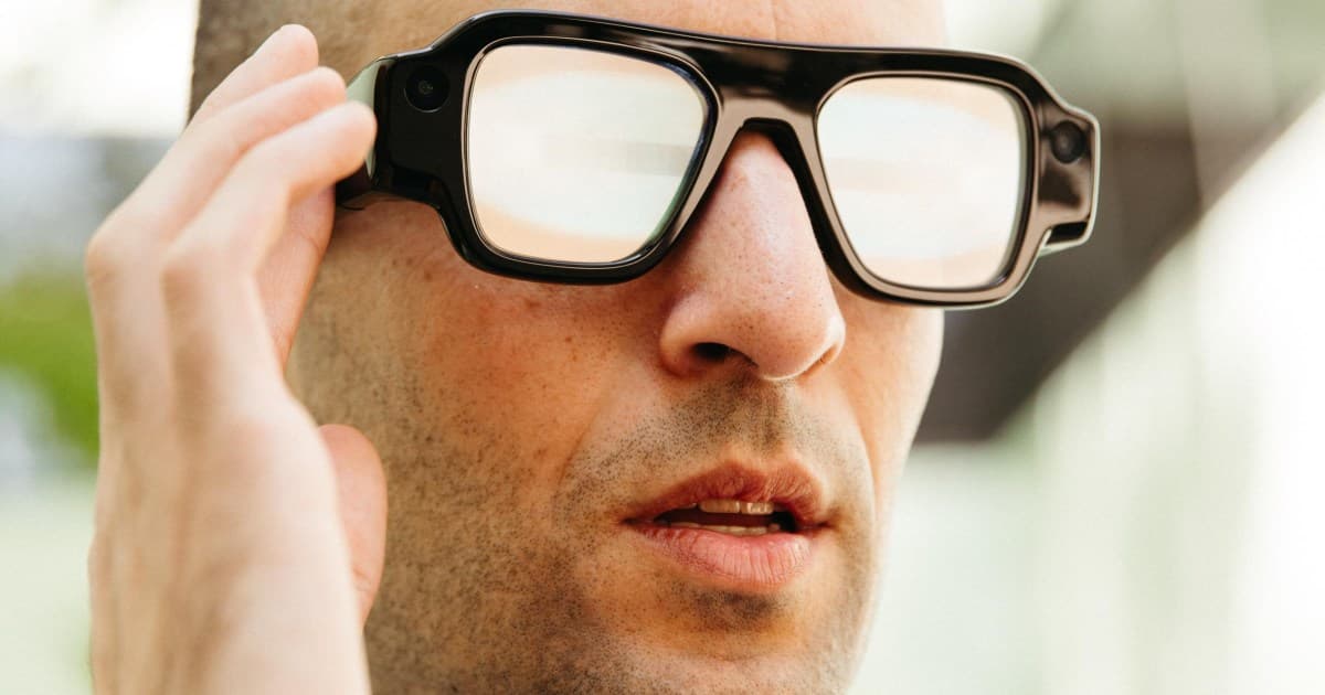 I wore Snap’s $2,200 smart glasses - theverge.com