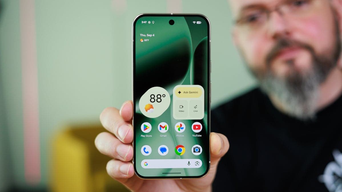 Google's December Pixel update includes 33 bug fixes, with two addressing battery life issues.