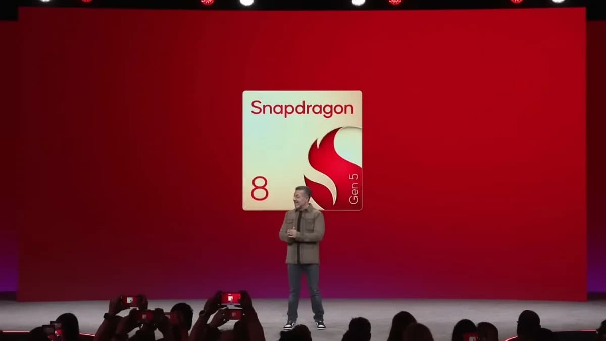 A new, less powerful Snapdragon 8 Gen 5 chip is rumored, though details remain unclear.